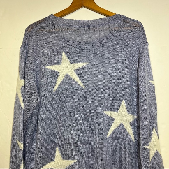 Davi & Dani Periwinkle Sheer Distressed Hem Star Sweater SZ S - Picture 4 of 13